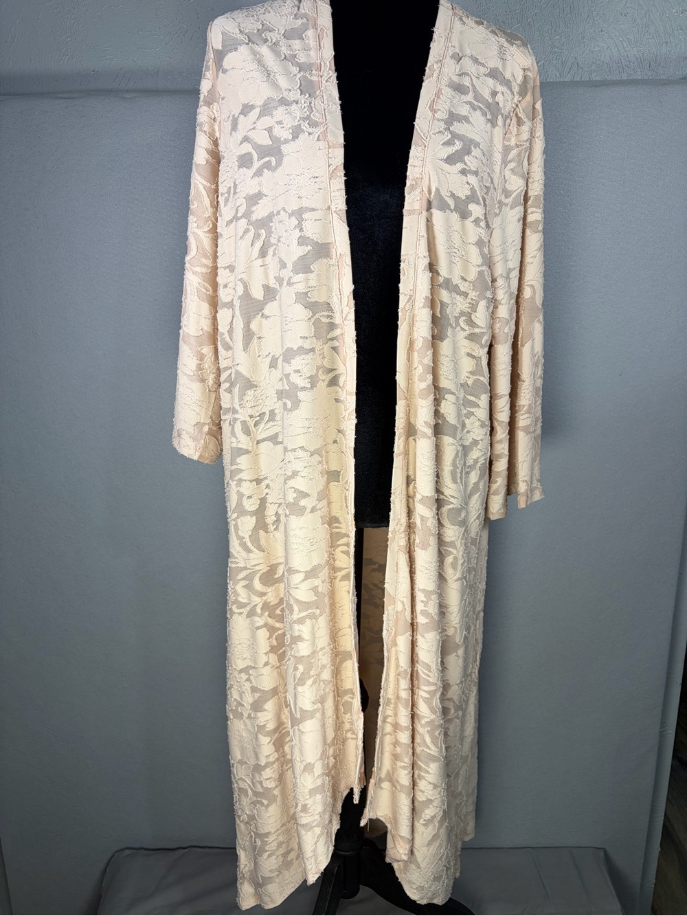 torrid Sheer Floral Lace Long Robe - Cream